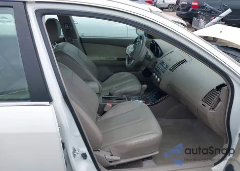 2006 Nissan Altima 2.5 S from USA, damaged, VIN 1N4AL11D76N461006